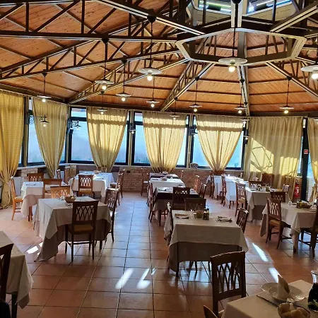 Hotel Holiday 호텔 포자