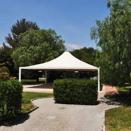 호텔 Hotel Holiday