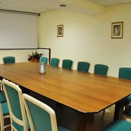 호텔 Hotel Holiday