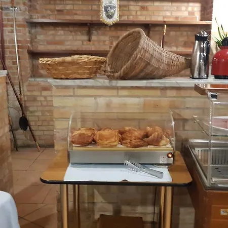 Hotel Holiday 3* 포자