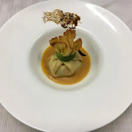 호텔 Hotel Holiday 포자