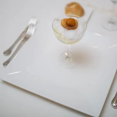 Hotel Holiday 호텔