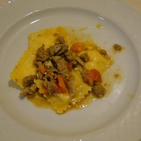 Hotel Holiday 호텔 3*