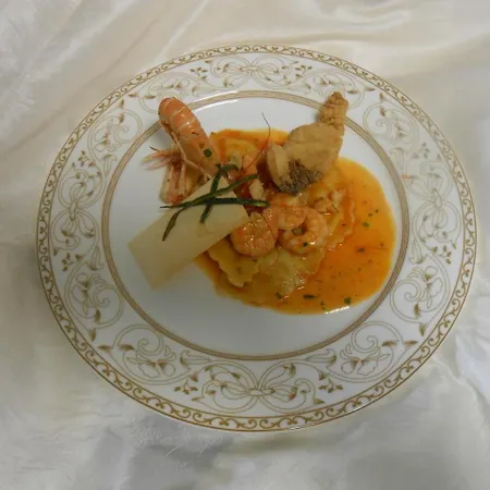 호텔 Hotel Holiday 3*