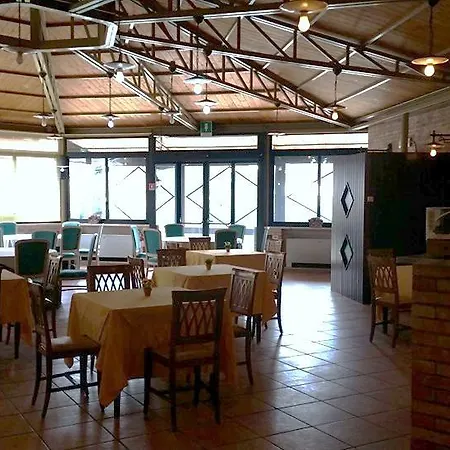Hotel Holiday 3*