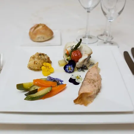 Hotel Holiday Ξενοδοχείο 3*